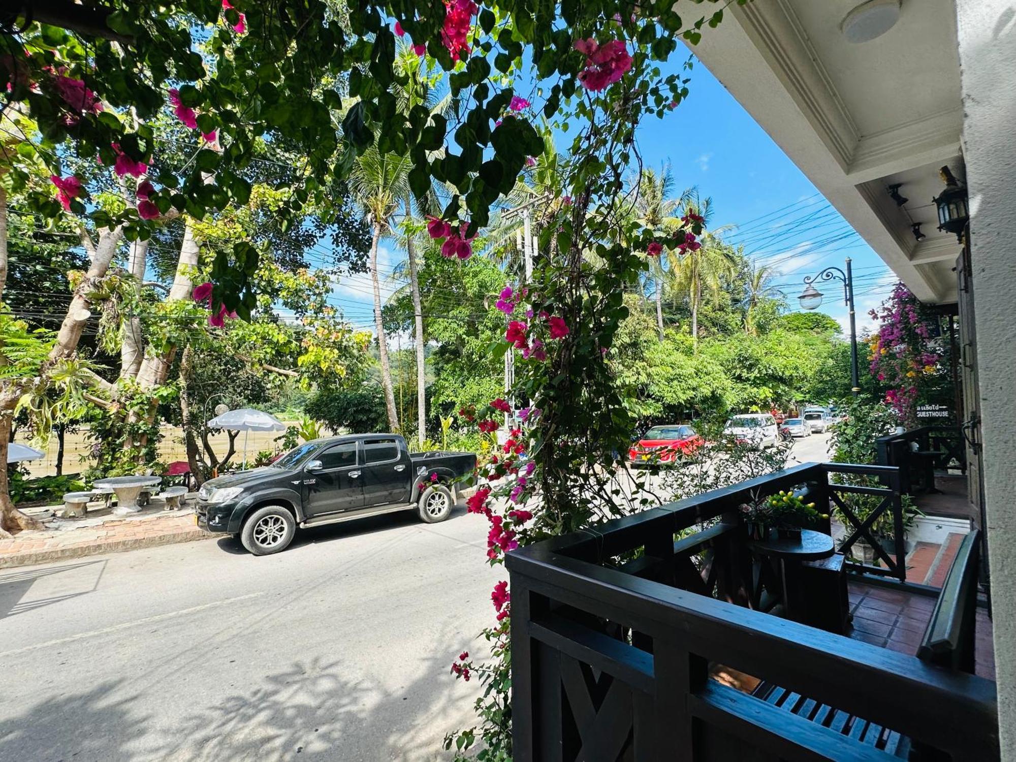 Anisa Mekong Riverside Villa Luang Prabang Luaran gambar